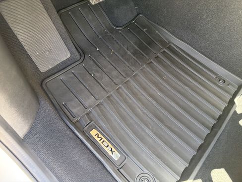 Certified 2024 Acura MDX FWD w/ Technology Package image 17
