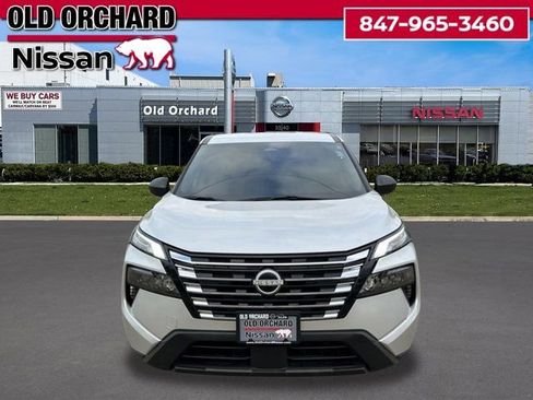 Used 2025 Nissan Rogue S AWD/4WD image 2