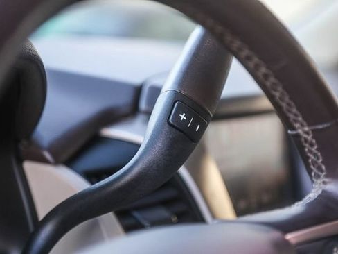 Used 2017 GMC Yukon Denali w/ Open Road Package image 23