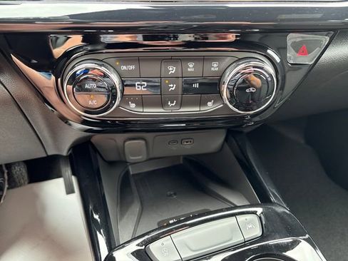 New 2026 Chevrolet Trax RS w/ Sunroof Package image 20