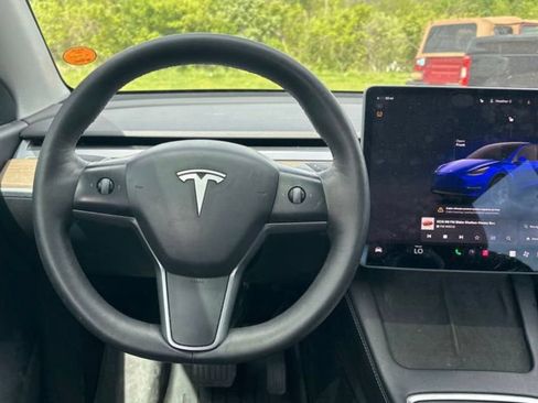 Used 2022 Tesla Model Y Long Range AWD/4WD image 4