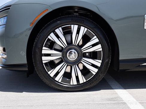 Used 2024 Rolls-Royce Spectre w/ Spectre Launch Package AWD/4WD image 14