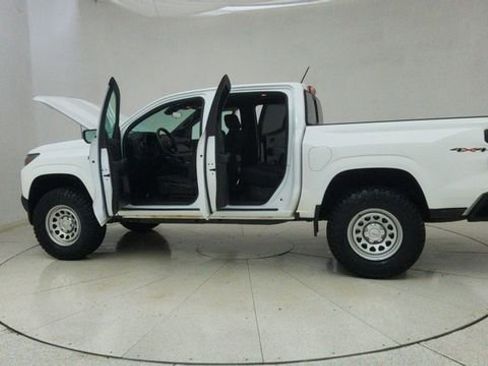 Used 2023 Chevrolet Colorado W/T w/ Advanced Trailering Package AWD/4WD image 68