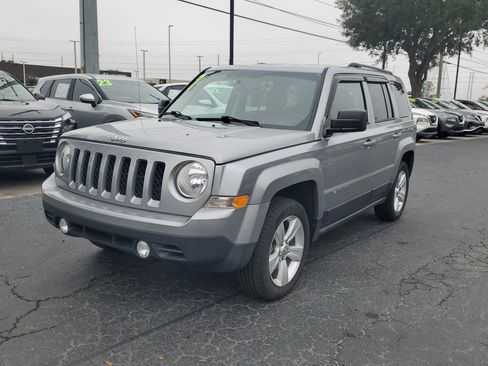 Used 2017 Jeep Patriot Latitude image 3