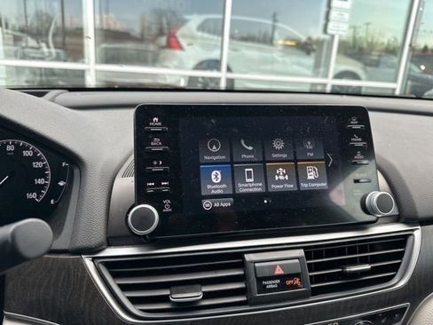 Used 2022 Honda Accord Touring image 3