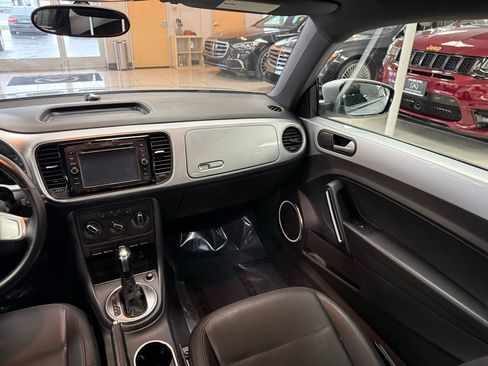 Used 2012 Volkswagen Beetle 2.5 image 10
