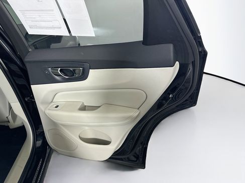 Used 2023 Volvo XC60 B5 Plus w/ Climate Package image 31