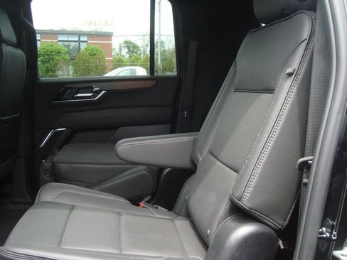 Certified 2025 GMC Yukon XL Denali AWD/4WD image 20