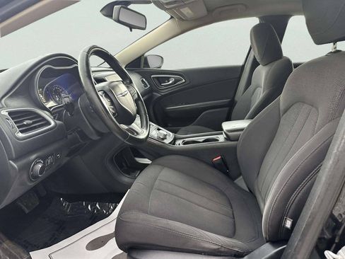 Used 2015 Chrysler 200 Limited w/ Convenience Group FWD image 9