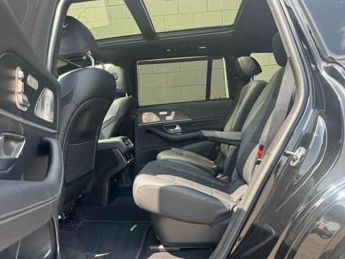 Used 2023 Mercedes-Benz GLS 580 4MATIC image 25