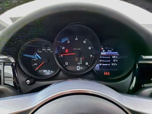 Certified 2021 Porsche Macan AWD/4WD image 16