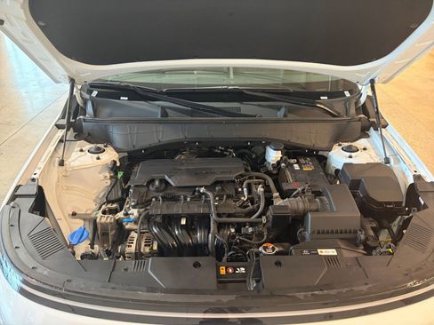 Used 2025 Hyundai Kona SEL image 32