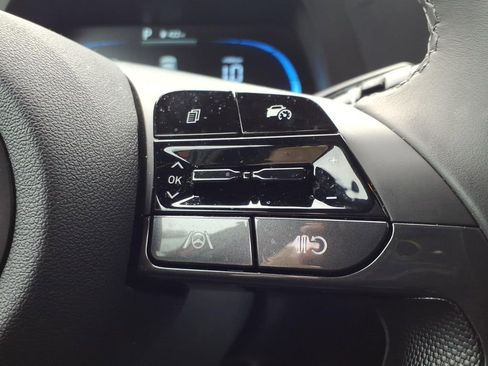 Used 2025 Hyundai Elantra Sport image 21