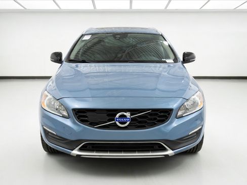 Used 2018 Volvo V60 T5 Cross Country w/ Convenience Package AWD/4WD image 2