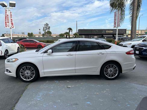 Used 2014 Ford Fusion SE w/ Equipment Group 202A image 4