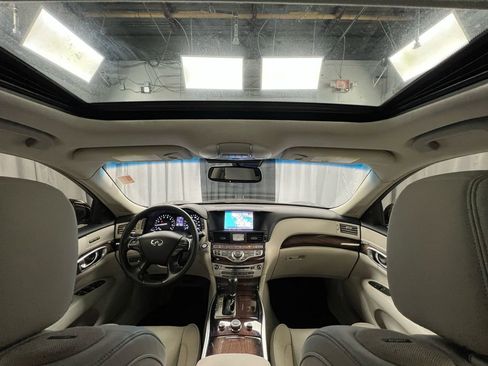 Used 2015 INFINITI Q70 L 5.6 w/ V8 Deluxe Technology Package image 19