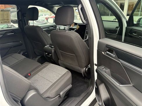 Used 2025 GMC Acadia Elevation image 27