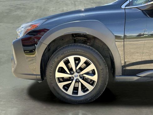 Used 2023 Subaru Outback Premium AWD/4WD image 37