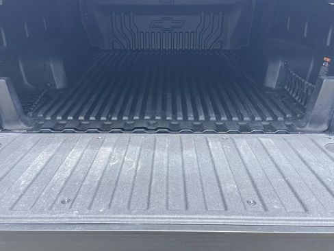 Used 2024 Chevrolet Silverado 1500 LT AWD/4WD image 9