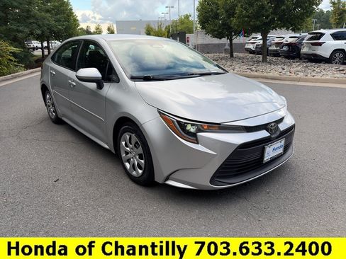Used 2023 Toyota Corolla LE w/ Carpet Mat Package (TMS) FWD image 1