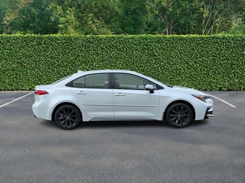 Used 2024 Toyota Corolla SE w/ SE Package FWD image 2