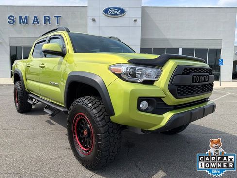 Used 2023 Toyota Tacoma TRD Off-Road w/ Advanced Technology Package AWD/4WD image 1