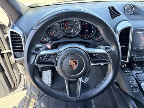 Used 2018 Porsche Cayenne AWD/4WD image 10
