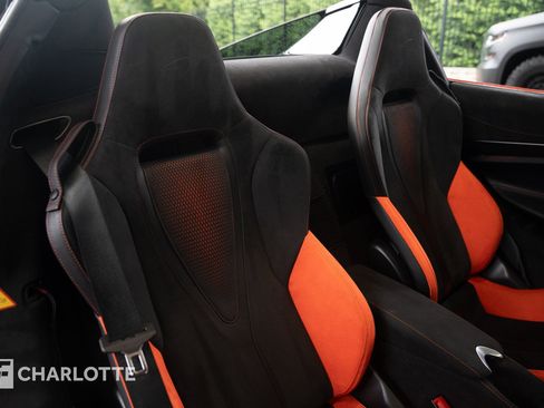 Used 2025 McLaren 750S Spider RWD image 29