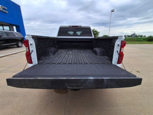 Used 2025 Chevrolet Silverado 2500 LT AWD/4WD image 9