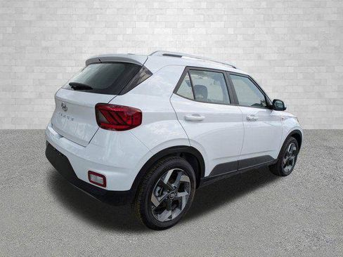 New 2026 Hyundai Venue SEL FWD image 2