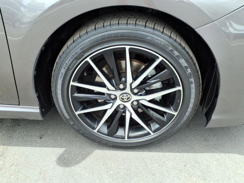 Used 2022 Toyota Camry SE FWD image 9