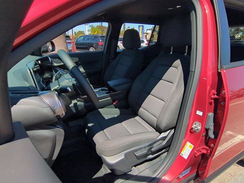 Used 2026 Chevrolet Equinox LT FWD image 19