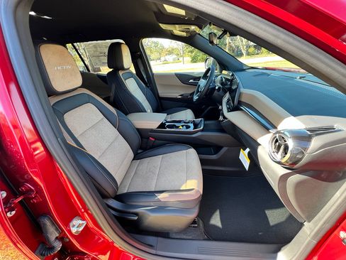 New 2026 Chevrolet Equinox ACTIV w/ Safety and Technology Package image 28