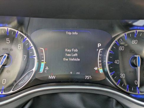 New 2025 Chrysler Pacifica Select image 10