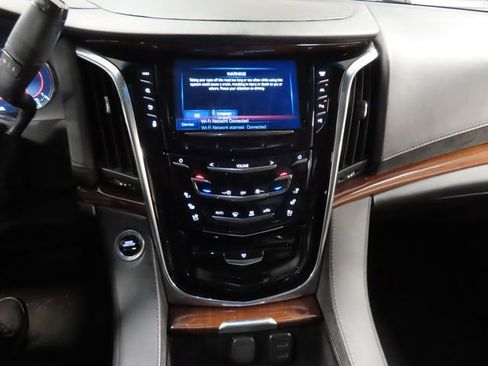 Used 2019 Cadillac Escalade Premium Luxury w/ LPO, Radiant Package image 25