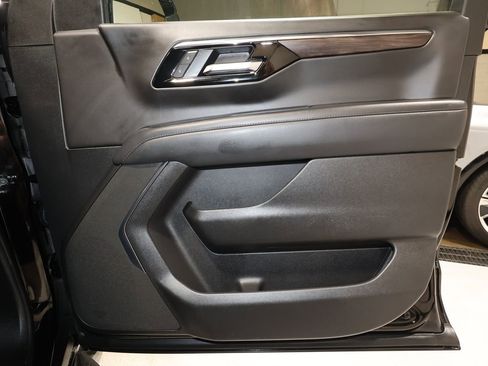 Certified 2025 Chevrolet Tahoe LT image 19