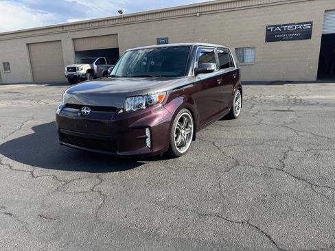 Used 2013 Scion xB Base 4dr Wagon 4A image 3