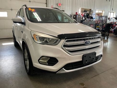 Used 2017 Ford Escape SE w/ SE Leather Comfort Package FWD image 4