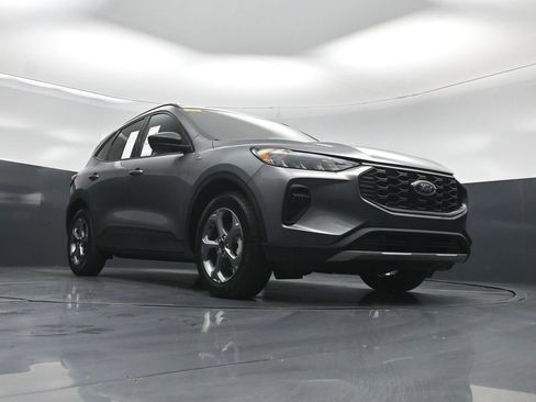 Used 2025 Ford Escape ST-Line w/ Tech Pack #1 FWD image 41