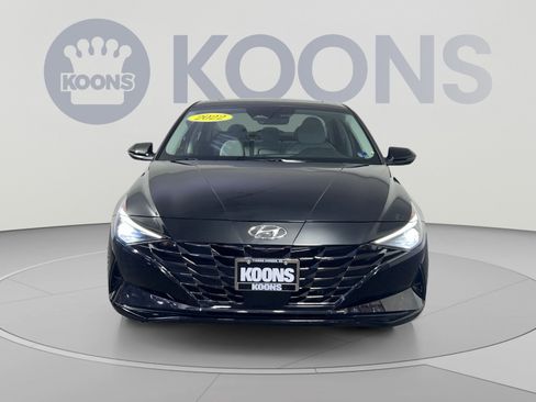 Used 2022 Hyundai Elantra Limited w/ Cargo Package FWD image 4