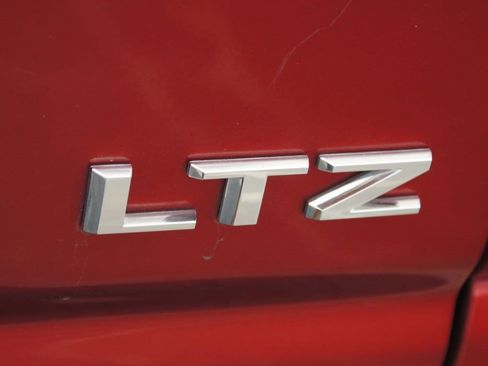 Used 2023 Chevrolet Silverado 1500 LTZ w/ LTZ Premium Package AWD/4WD image 21