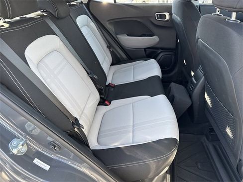 Certified 2025 Hyundai Venue SEL image 15