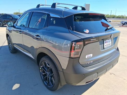 New 2026 Nissan Kicks SR w/ Cold Weather Package image 4