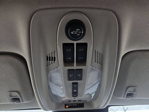 Used 2013 Chevrolet Equinox LTZ FWD image 27