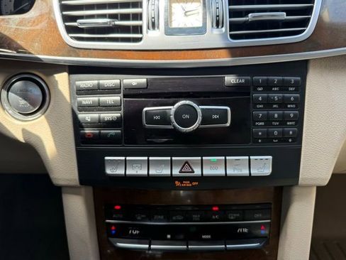 Used 2014 Mercedes-Benz E 350 Sedan image 27