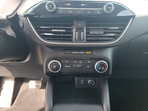 Used 2021 Ford Escape SE image 21