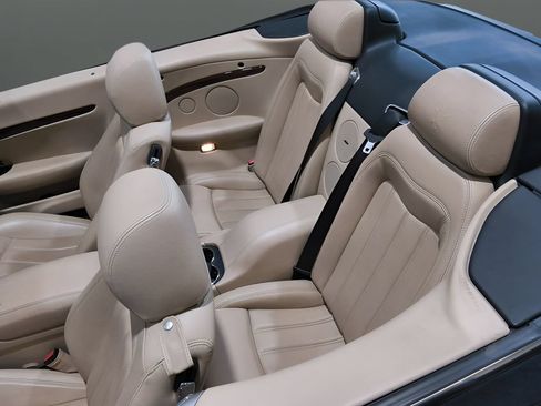 Used 2012 Maserati GranTurismo Convertible RWD image 20