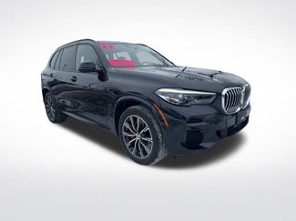 Used 2023 BMW X5 xDrive40i w/ M Sport Package video 3
