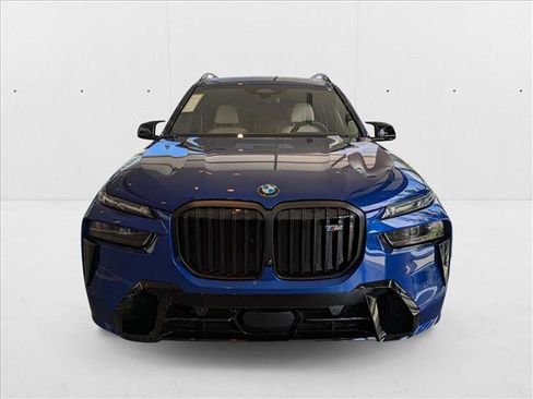 Used 2025 BMW X7 M60i w/ Executive Package image 5