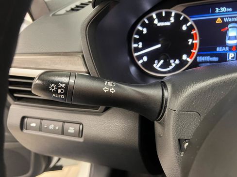 Used 2025 Nissan Altima 2.5 SV FWD image 33